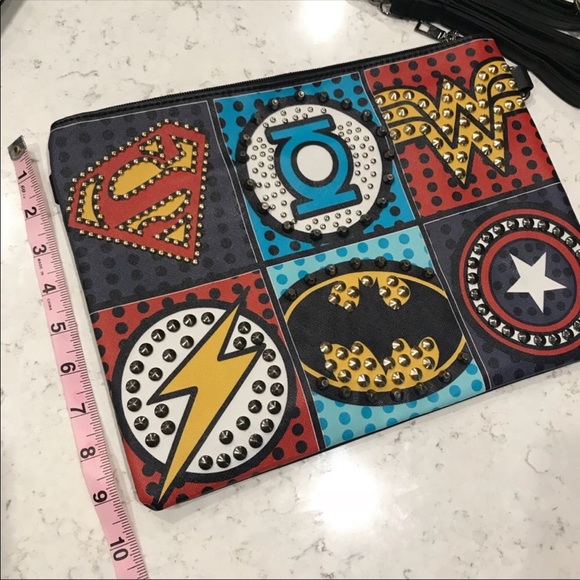 ❤️ SUPER HERO BAG WRISTLET CLUTCH - Picture 6 of 8